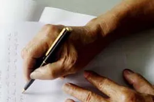 Có được ủy quyền công chứng di chúc? 