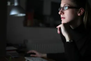 Làm ca đêm, tính từ mấy giờ? 