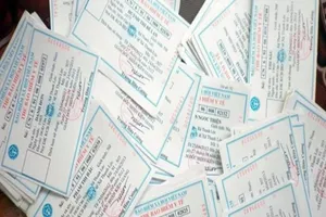 Người lao động đóng tiền mua bảo hiểm y tế? 