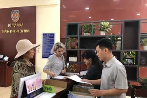 Tư pháp TP làm việc nghiêm túc buổi sáng cuối năm 