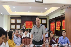 Thừa phát lại muốn tiếp tục hay ngưng tống đạt văn bản?