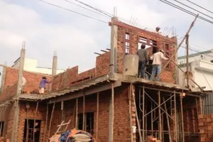 Hóc Môn đề nghị phong tỏa bất động sản vi phạm xây dựng 