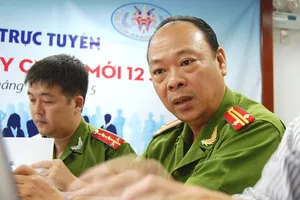 Giao lưu trực tuyến về việc cấp giấy CMND 12 số