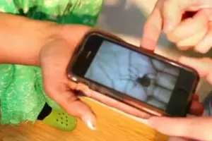 Màn troll bá đạo của chàng ảo thuật trên smartphone