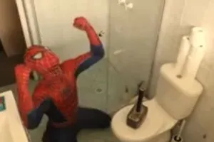 Clip: Khi thánh nhọ Spiderman bị Thor chơi khăm