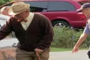 Ông lão với màn troll khiến mọi người phải há hốc mồm