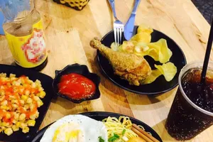 Dùng thức ăn nhanh như thế nào để không bị gây hại?