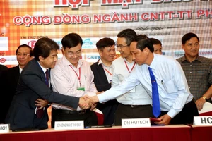 Đẩy mạnh phát triển TP thông minh và nhân lực CNTT