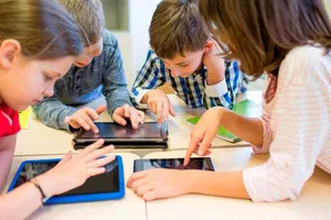 Xem ngay để biết cách bảo vệ con trẻ trên Internet