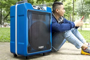 Đánh giá nhanh mẫu loa karaoke di động pin khủng