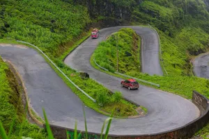 Ấn tượng với hành trình xuyên Việt dài 6.000 km của xe VinFast