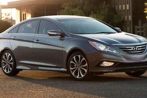 Dòng xe Hàn Optima, Sonata và Sedona có nguy cơ tự cháy