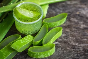 Cách làm nước rửa tay kháng khuẩn từ nha đam, giấm và tinh dầu