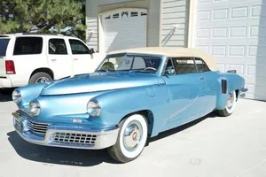 Chiếc mui trần cổ duy nhất còn sót lại giá 51 tỉ