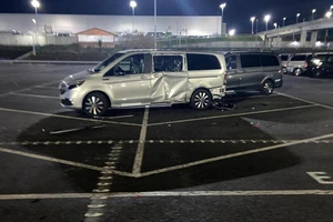 Bị sa thải, nhân viên Mercedes phá hỏng hơn 50 ôtô tại nhà máy