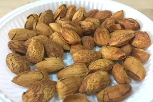 Các loại hạt và trái cây khô có thể giúp bạn tăng cân