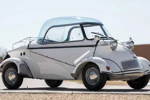 Chiếc xe ô tô siêu nhỏ được bán với giá khó tin