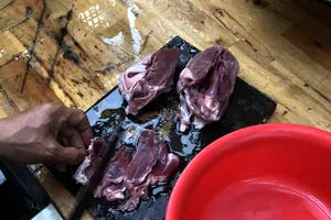 Những loại thực phẩm và đồ uống nên tránh khi bị bệnh gút