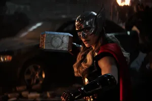 Jane Foster tái xuất và hóa thần sấm mới trong teaser trailer