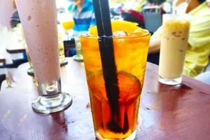 Điều gì xảy ra với lượng đường trong máu của bạn khi bạn uống trà