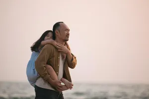 ‘Dân chơi không sợ con rơi’ tung MV nhạc phim ballad gây xúc động