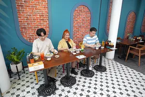 Phát La đòi mua lại quán ăn của tiktoker Long Chun