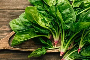 Ăn rau bina có thể giúp điều chỉnh lượng đường trong máu