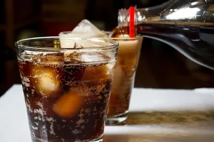 Điều gì xảy ra với cơ thể khi bạn uống Coca Cola