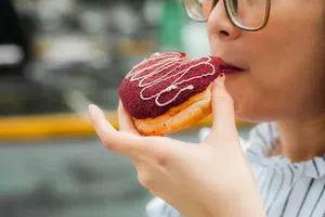 Chế độ ăn nhiều đường bổ sung có thể làm tăng nguy cơ sỏi thận