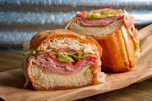 Thực phẩm nam giới cần tránh khi muốn xây dựng cơ bắp và giảm mỡ