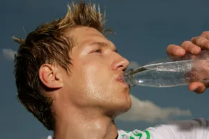 Cơ thể mất nước có thể gây nguy hiểm cho huyết áp của bạn