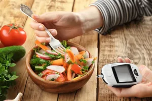 6 cách thiết thực để ngăn ngừa lượng đường trong máu tăng đột biến sau bữa ăn 