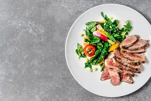 Mẹo giảm cân mà không cần ăn kiêng sau Tết 