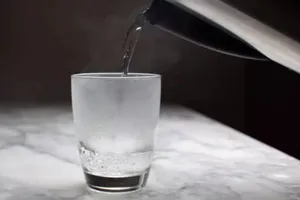 Điều gì sẽ xảy ra với cơ thể bạn khi uống 6 cốc nước ấm mỗi ngày?