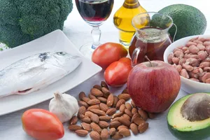 Chế độ ăn uống cân bằng để kiểm soát mức cholesterol