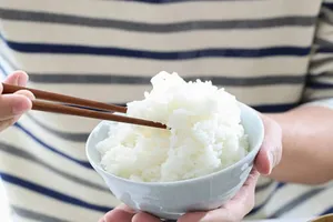 Điều gì xảy ra với lượng đường trong máu khi bạn ăn cơm trắng?