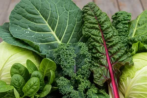 10 loại rau lá xanh quen thuộc nhưng cực kỳ tốt cho sức khỏe