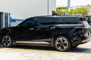 Người dùng xe điện cần lưu ý gì khi sạc xe tại trụ sạc công cộng?