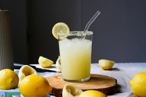 Nước chanh và mặt trái ít ai biết: Khi nào tốt, khi nào nên tránh? 