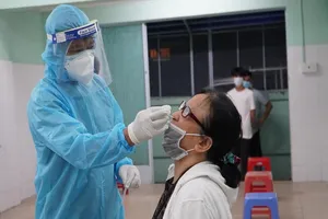 'Đang ngủ, dậy đi xét nghiệm COVID-19, nhưng không hề phiền'