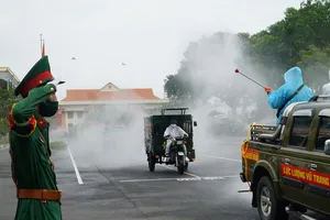 Video: Quân đội huy động hơn 500 lượt xe phun khử khuẩn toàn TP.HCM