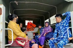 Thép Hòa Phát Dung Quất hỗ trợ người dân Quảng Ngãi nơi tránh trú bão an toàn