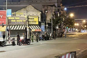 Bình Dương: Nam thanh niên đang đứng giữa đường thì bị đánh, tử vong 