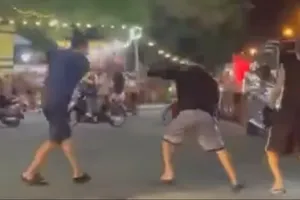 Đánh nhau trọng thương sau va chạm giao thông ở Biên Hòa