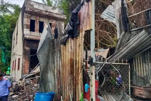 Vĩnh Long: Cháy nhà lúc rạng sáng, 2 cha con tử vong