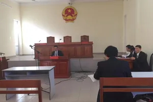 Hoãn xử vụ Chi cục phó bị khởi tố vì KSV bị bệnh