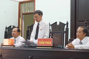 Vụ gỗ khô: Chủ tọa tuyên 5 người vô tội thôi làm chánh án 