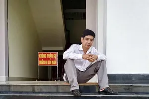 TAND Cấp cao kháng nghị vụ án liên quan đến người tự tử ở tòa