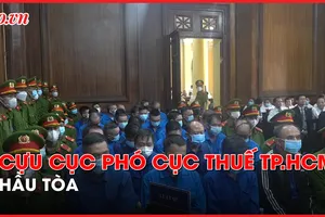 Video: Xét xử cựu phó cục trưởng Cục Thuế TP.HCM và 66 bị cáo vụ Thủ Đức house