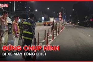 Nam bảo vệ đang đứng chụp hình thì bị xe máy tông tử vong